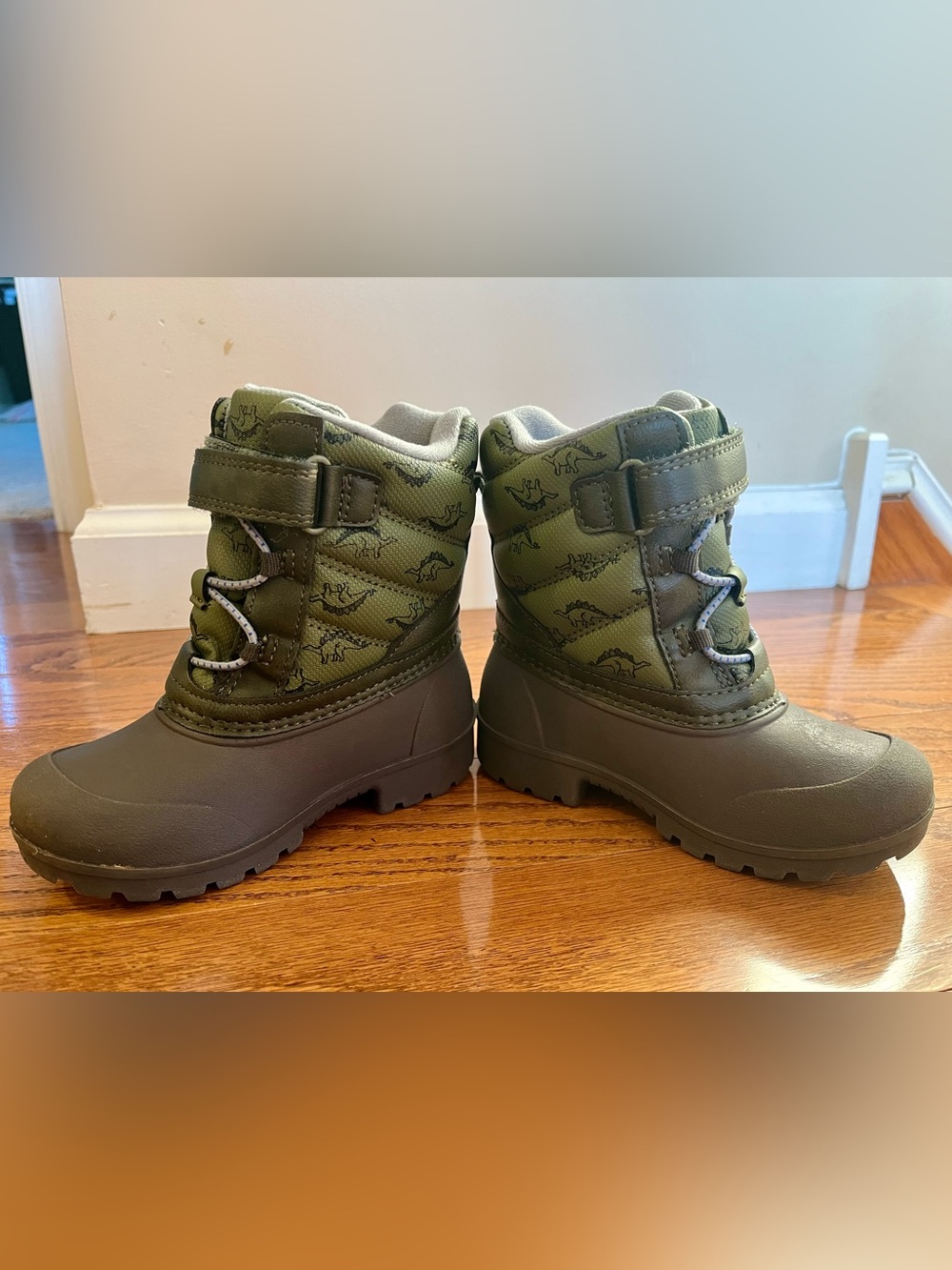 GREAT CONDITION Carter's Green Dino Winter Boots - Little Kids Size 8